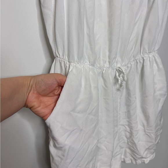 White Strapless Women’s Beach Romper with Pockets - Picture 4 of 6